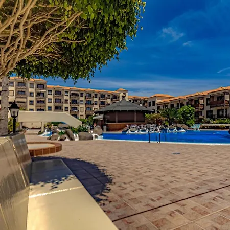 Apartment Atlantis 2 In Front Of The Ocean, Espectacular View, Pool And Wifi